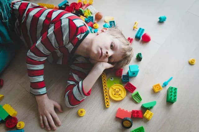 Objawy Aspergera u 10 latka: Jak rozpoznać trudności w zachowaniu