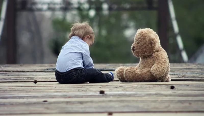 Gdzie oddać dziecko z autyzmem? Sprawdź najlepsze opcje wsparcia