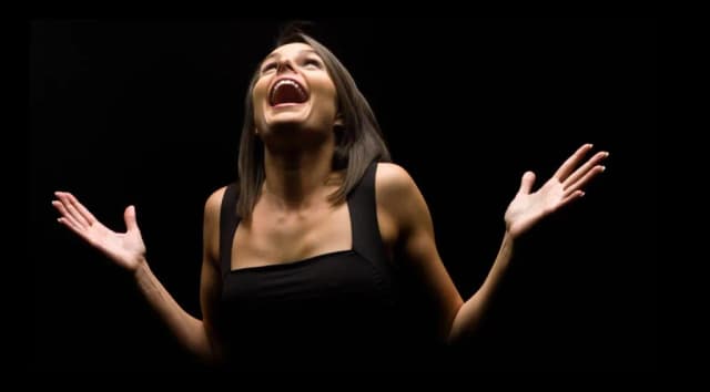 Objawy osobowości histrionicznej – jak je rozpoznać i zrozumieć