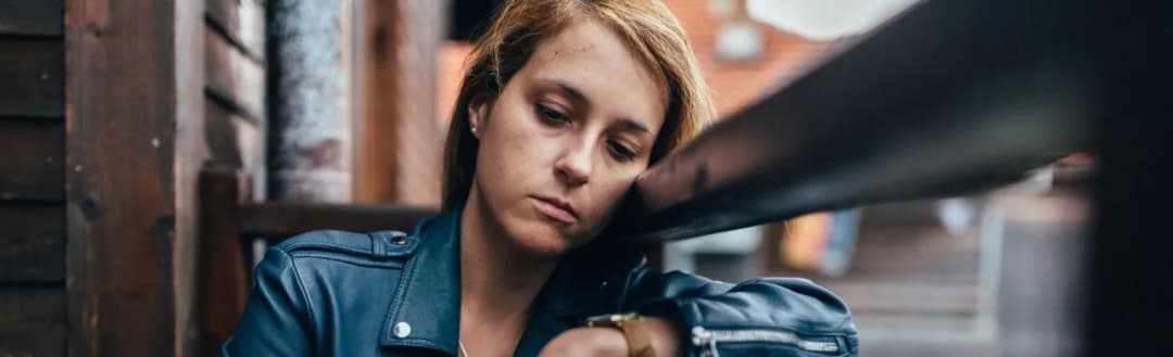 Co to lęk społeczny? Objawy, przyczyny i skuteczne leczenie