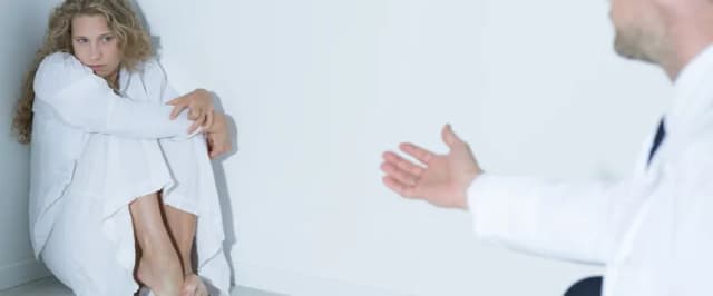 Czy jestem chora psychicznie? Objawy, które mogą cię zaniepokoić